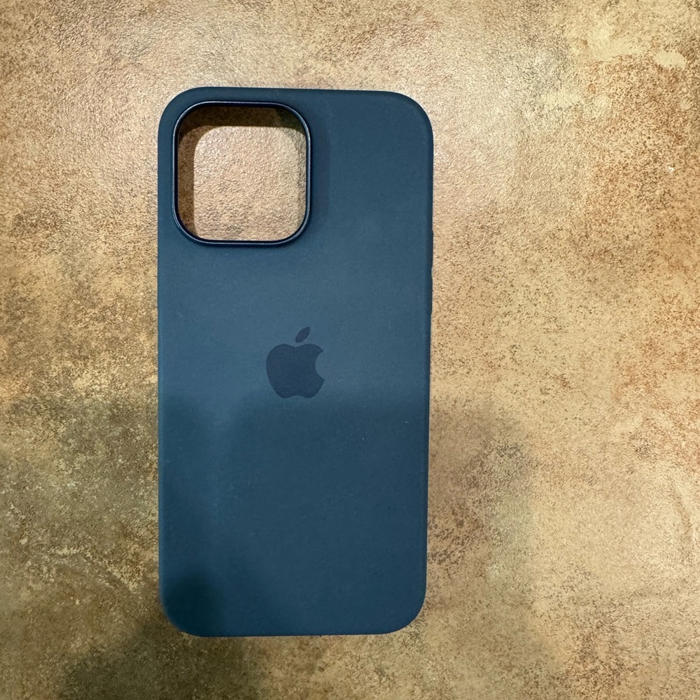 Apple silicone 14 pro max case